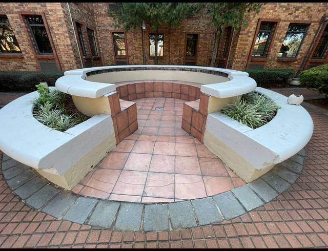 BUSINESS PROPERTY TO RENT IN DIE HOEWES